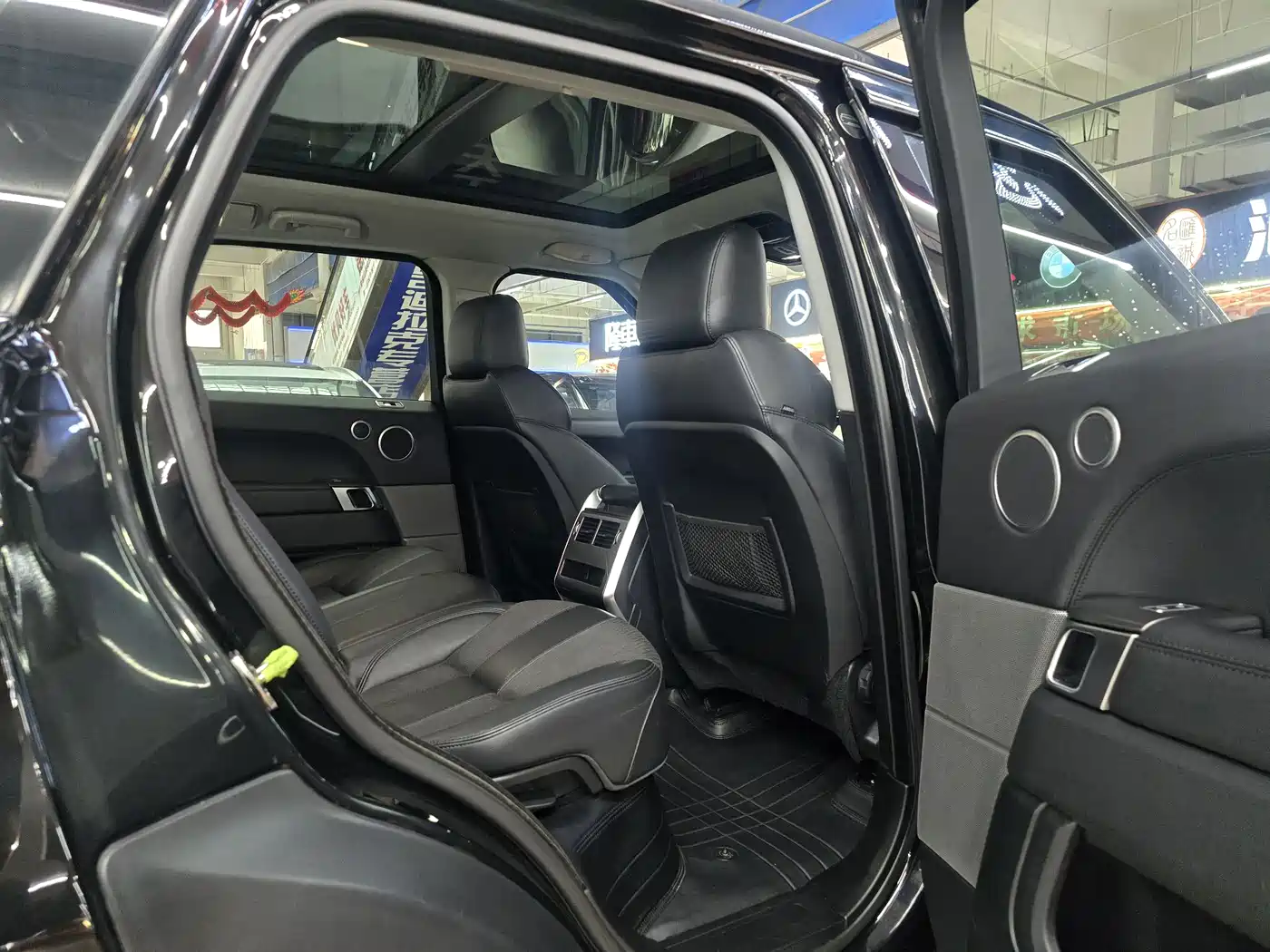 Land Rover Range Rover Sport 2016 Model 3.0 SDV6 HSE DYNAMIC фото 12