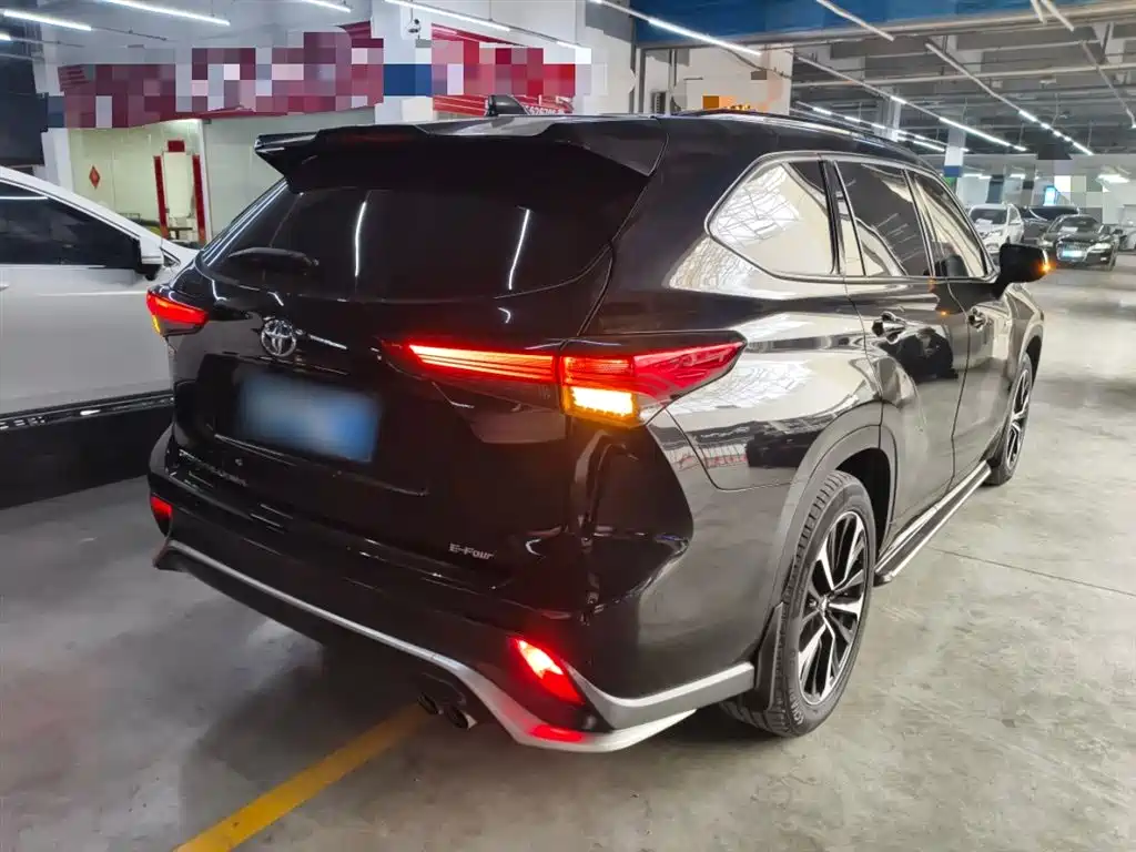 Toyota Crown Kluger 2022 2.5L HEV 4WD Premium Edition фото 7