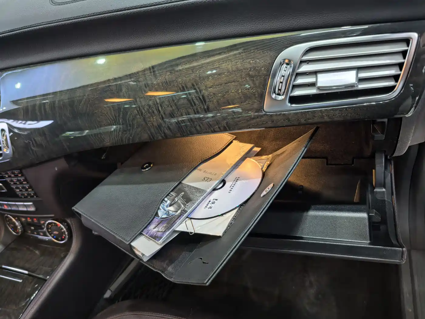 Mercedes-Benz CLS 2012 CLS 300 CGI фото 17