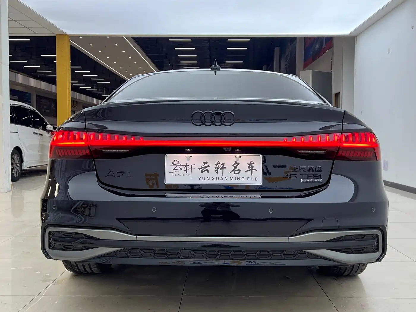 Audi A7L 2024 45 TFSI quattro S-line Black Warrior Edition фото 21