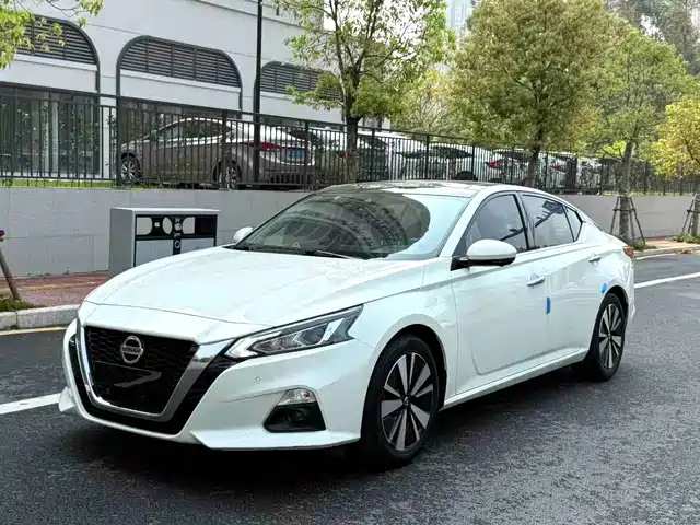 NISSAN TEANA