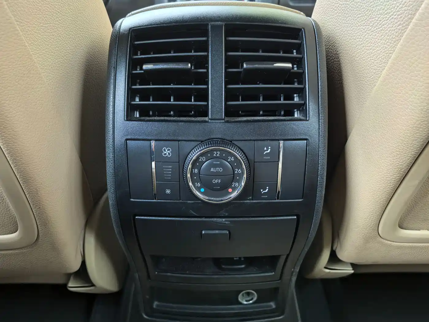 Mercedes-Benz M-Class 2010 ML 350 4MATIC Luxury фото 19