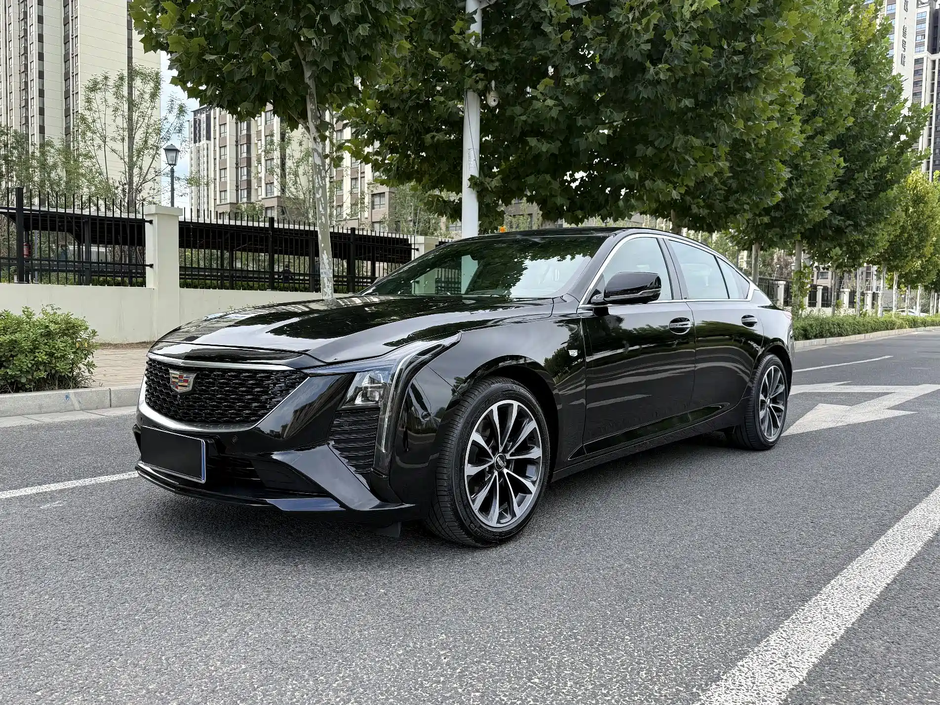 Фото 1 - Cadillac CT5