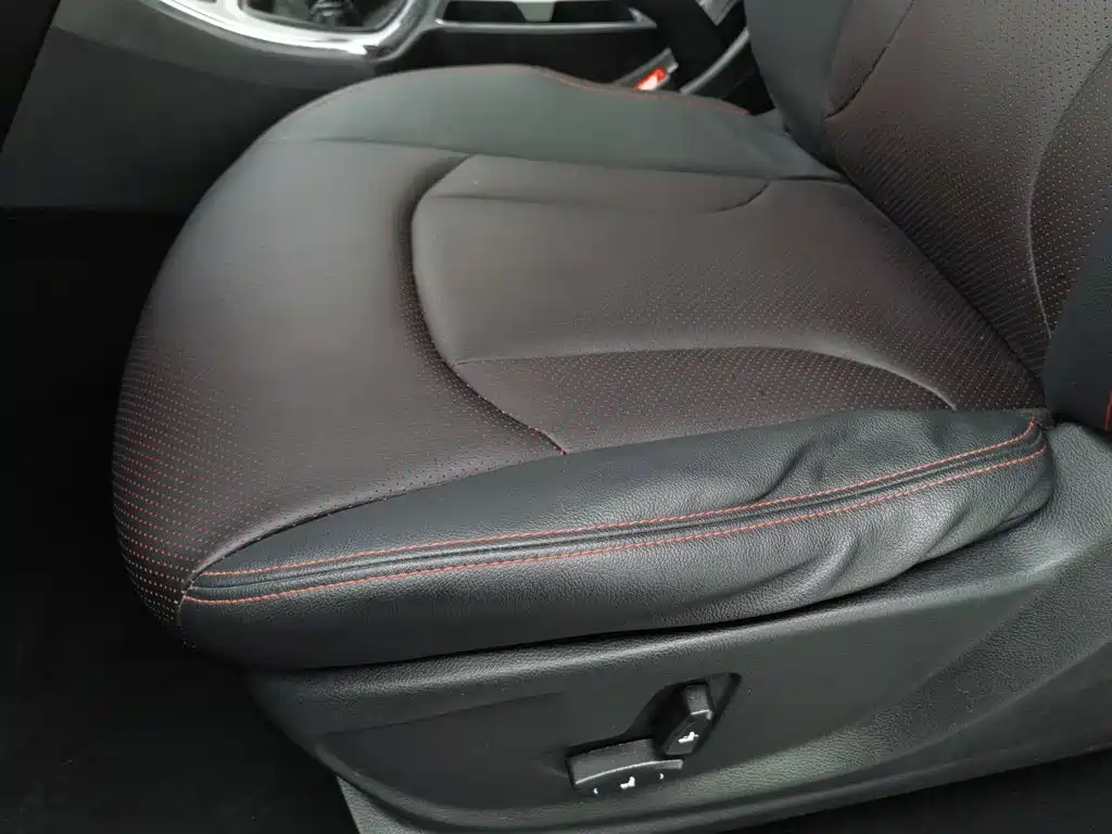 Baojun 560 2017 2016 1.8L Manual Luxury