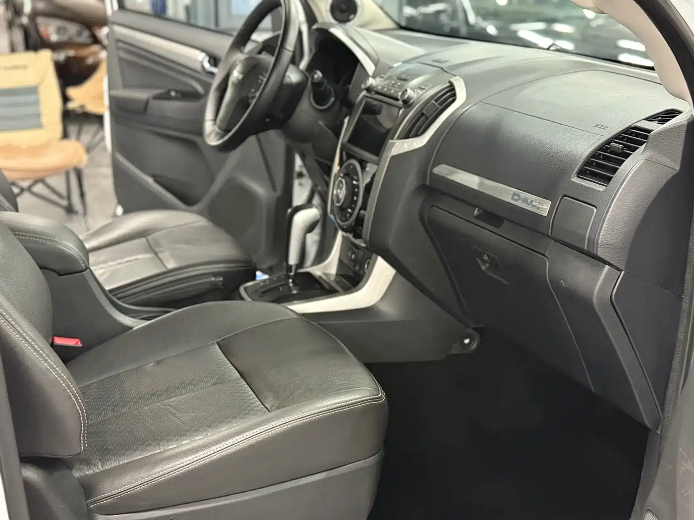 Фото 10 - Isuzu D-MAX