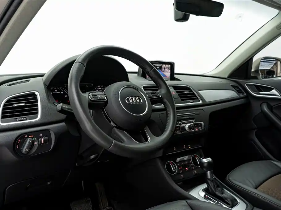 Audi Q3 2018 30th Anniversary Edition 35 TFSI Fashion фото 21