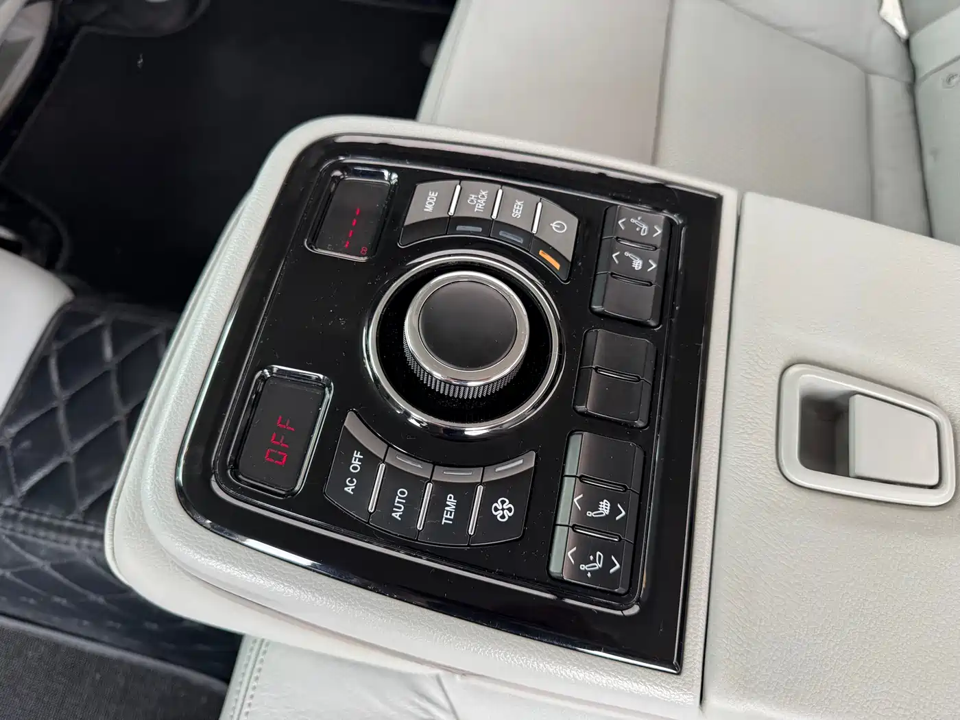 Hongqi H7 2013 2.0T Premium фото 12