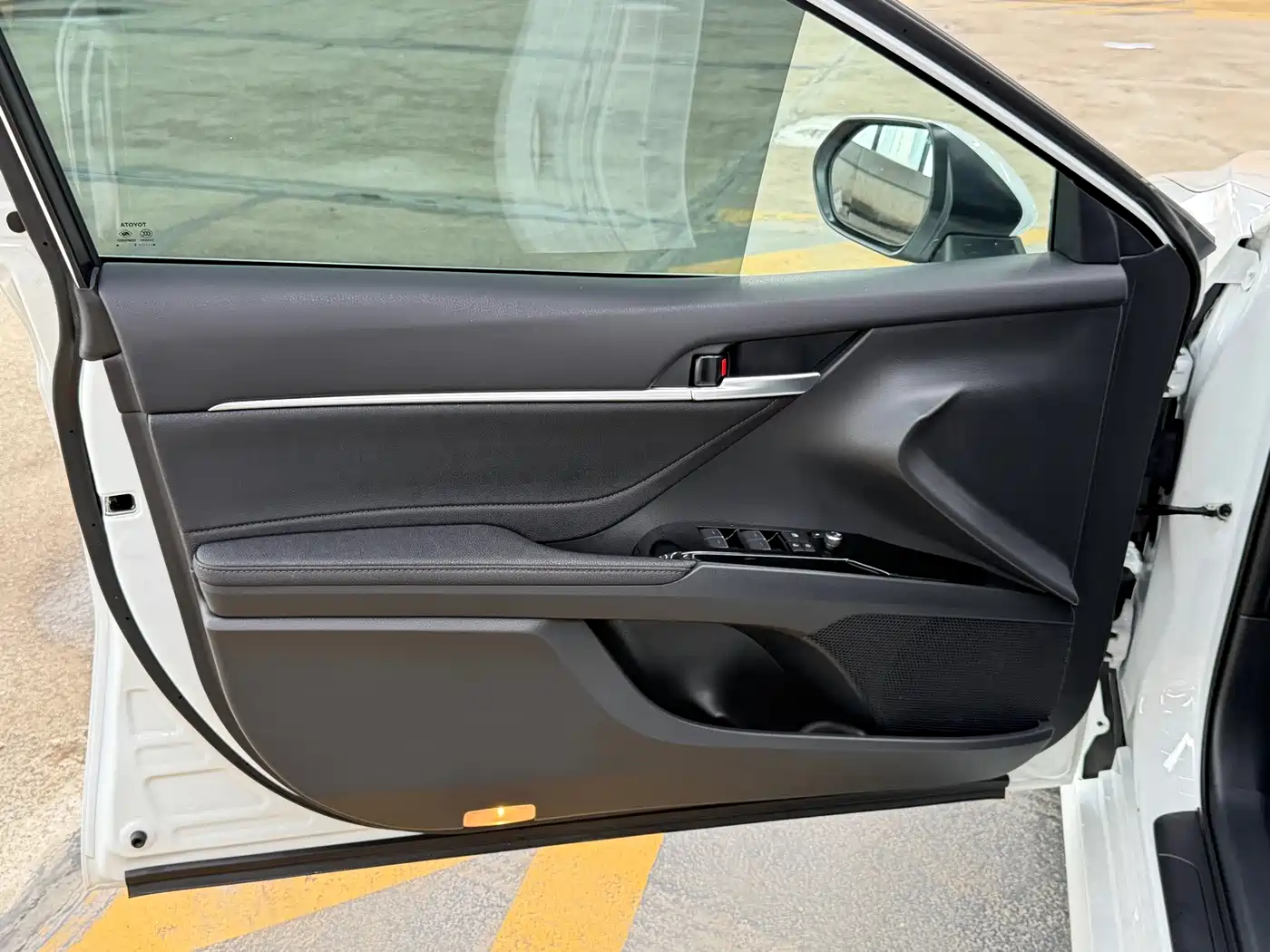 Toyota Camry 2024 2.0E Elite Edition фото 8