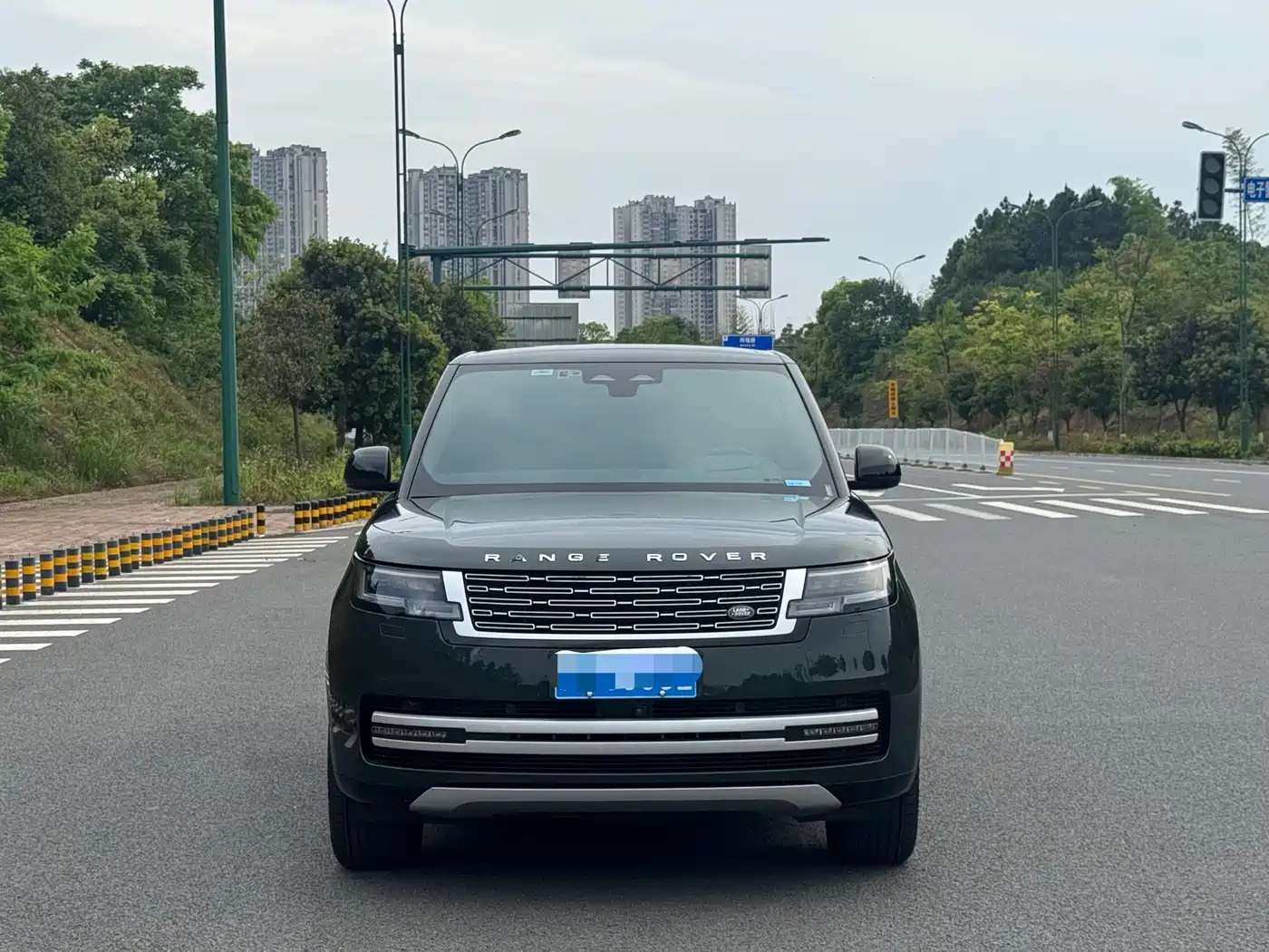 Land Rover Range Rover 2023 3.0 L6 400PS Genesis Extended Version фото 3