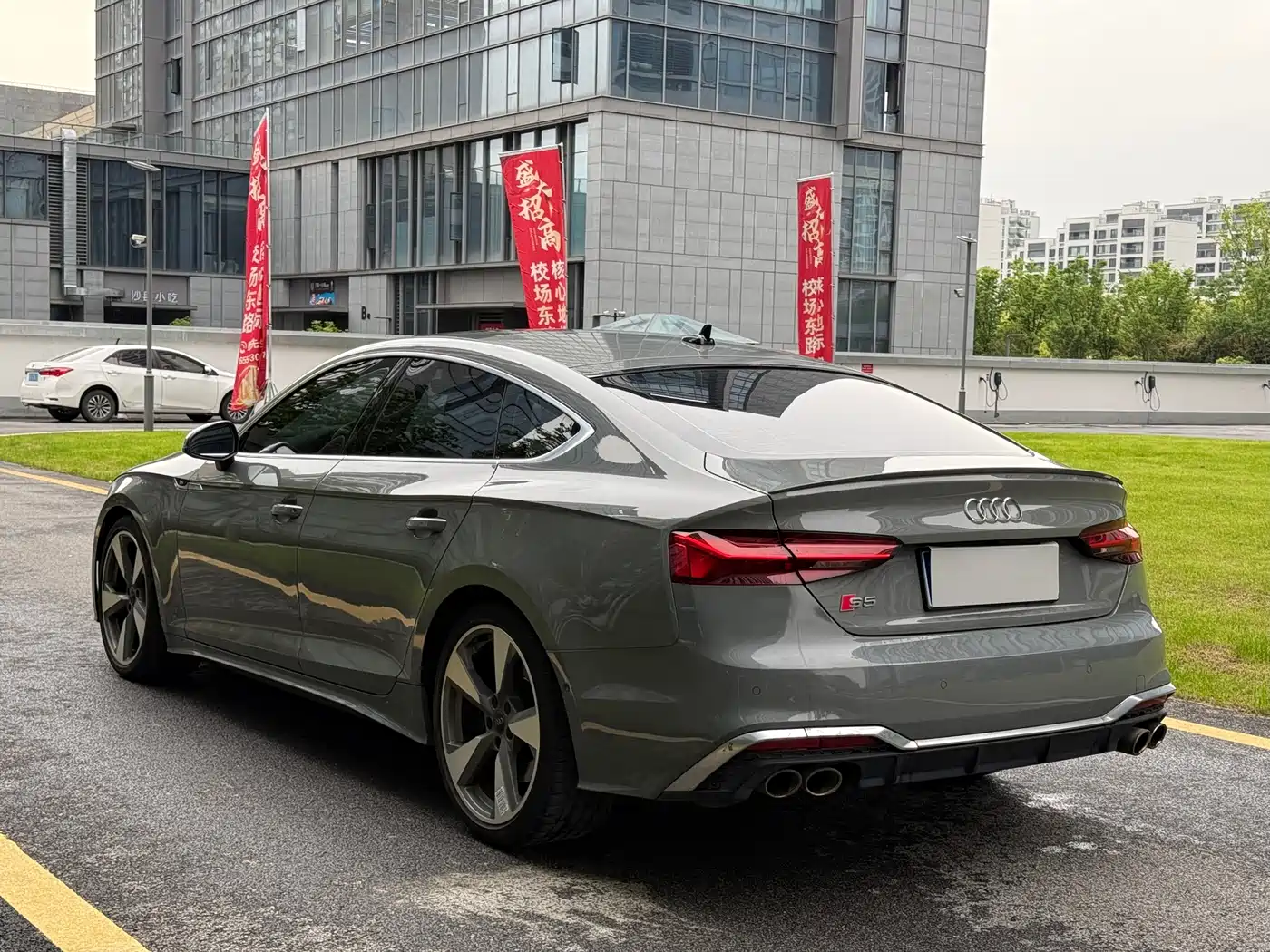 AUDI S5