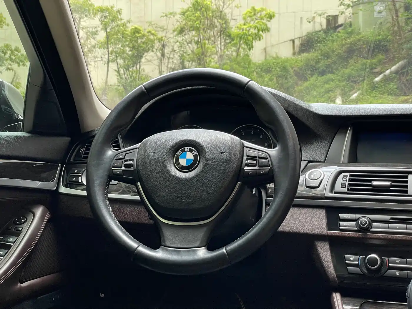 BMW 5 Series 2014 525Li Luxury Design Package фото 17