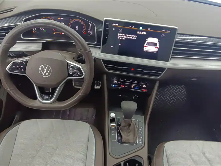 Volkswagen Tiguan L 2023 Facelift 330TSI Auto FWD R-Line Premium фото 12