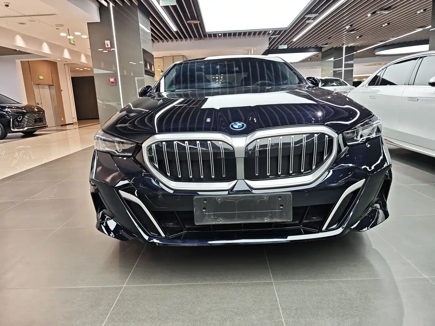 BMW I5