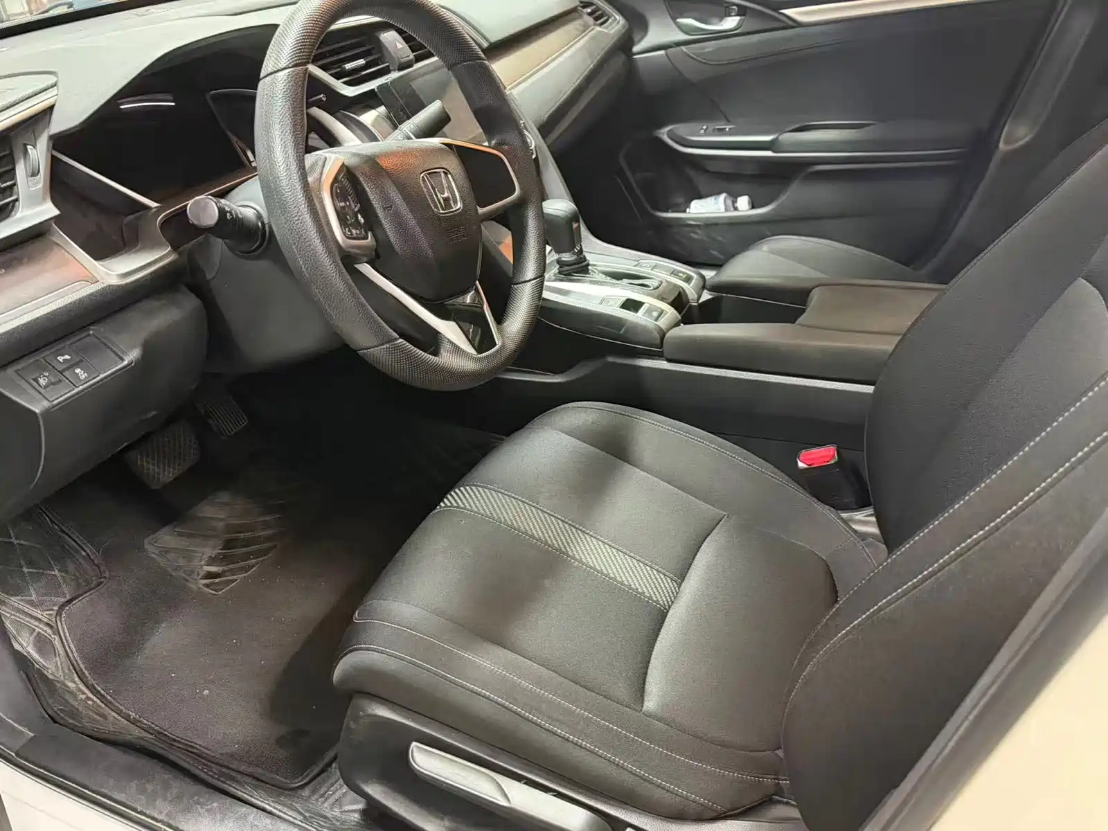 Фото 4 - Honda Civic