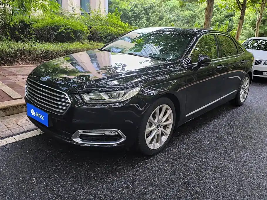 Фото 1 - Ford Taurus