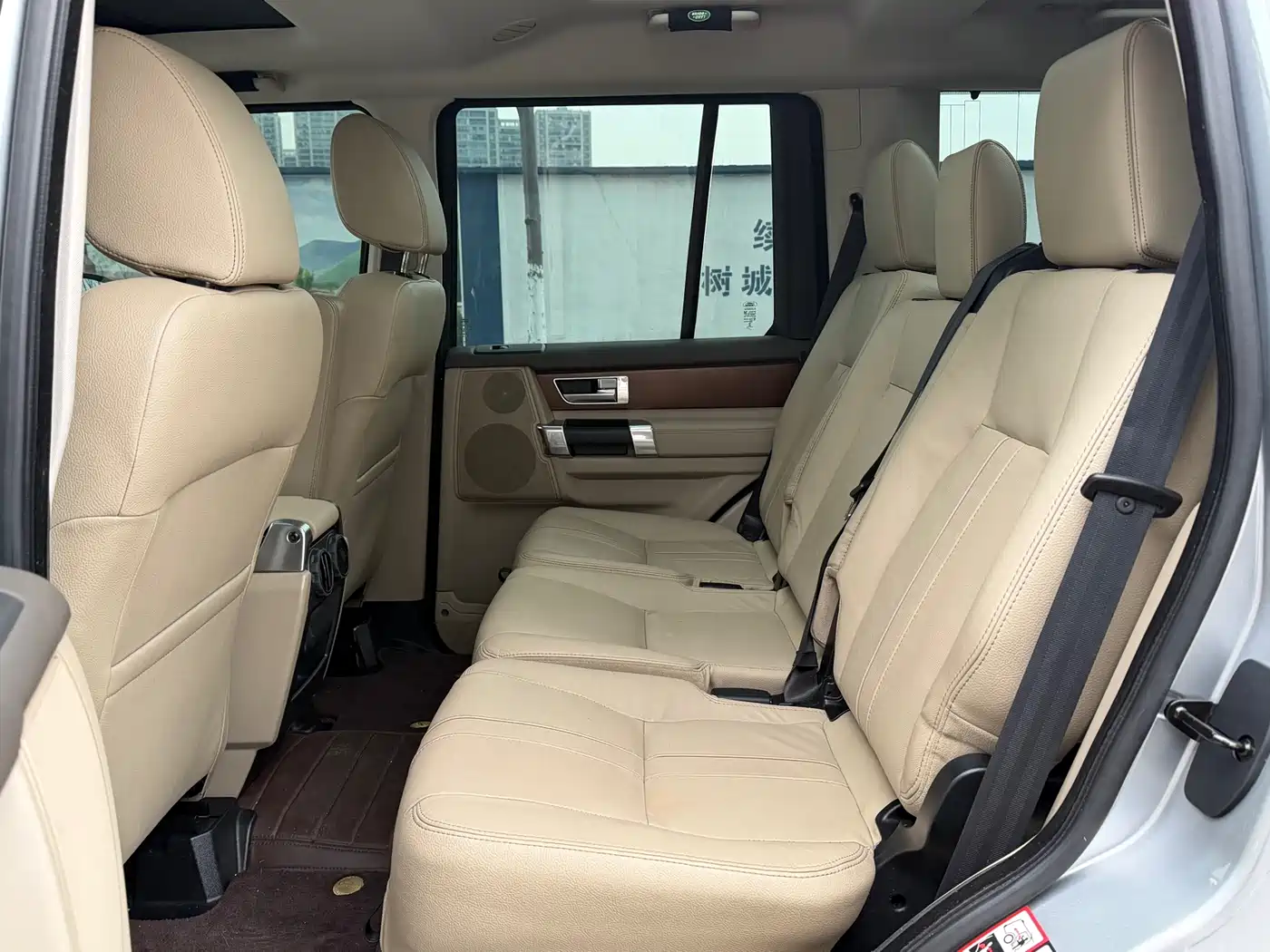 Land Rover Discovery 2016 3.0 SC V6 HSE фото 9
