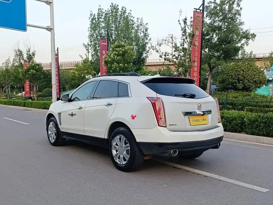 Фото 2 - Cadillac SRX