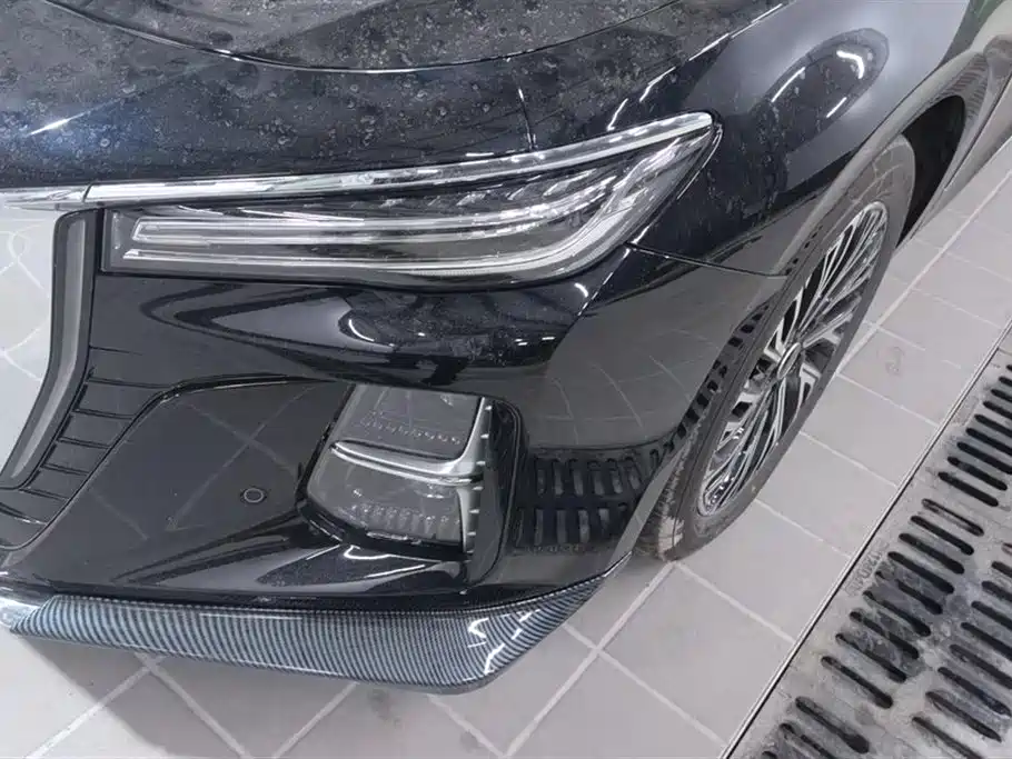 Hongqi H5 2025 2.0T Automatic Flag Celebration 500,000 Units Anniversary Edition фото 5