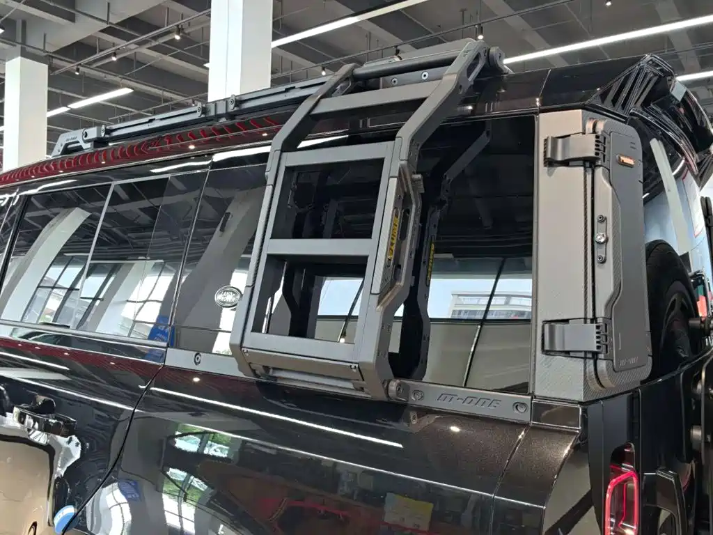 Фото 14 - Land Rover Defender