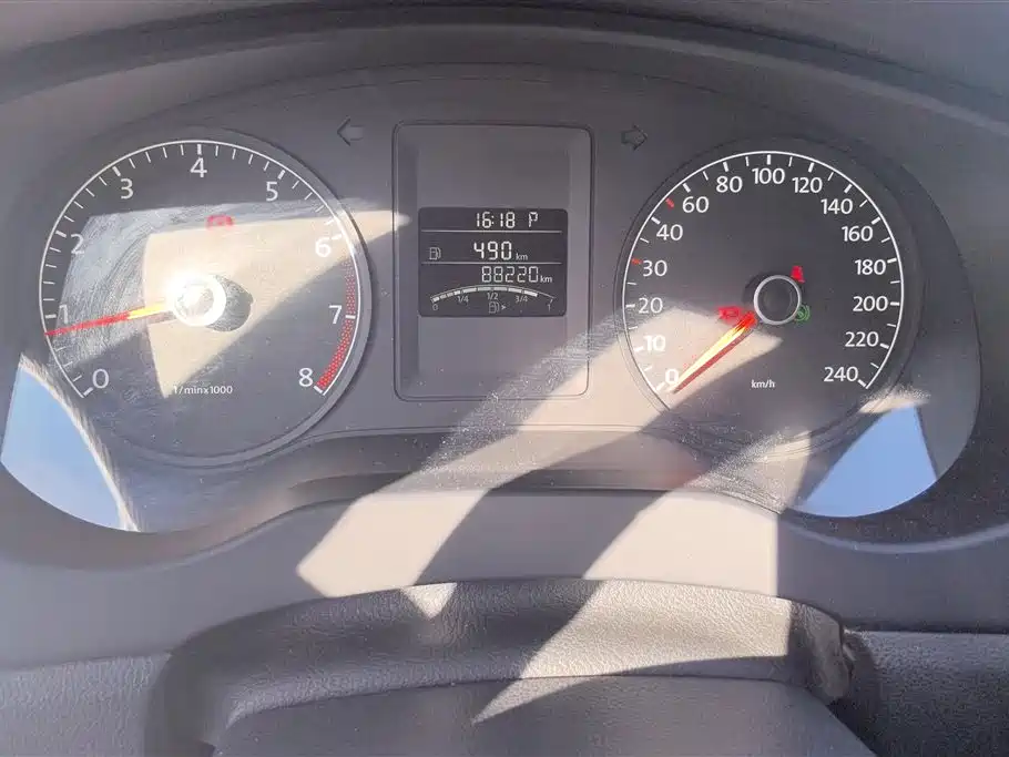Volkswagen Sagitar 2014 Facelift 1.6L Automatic Comfort фото 14