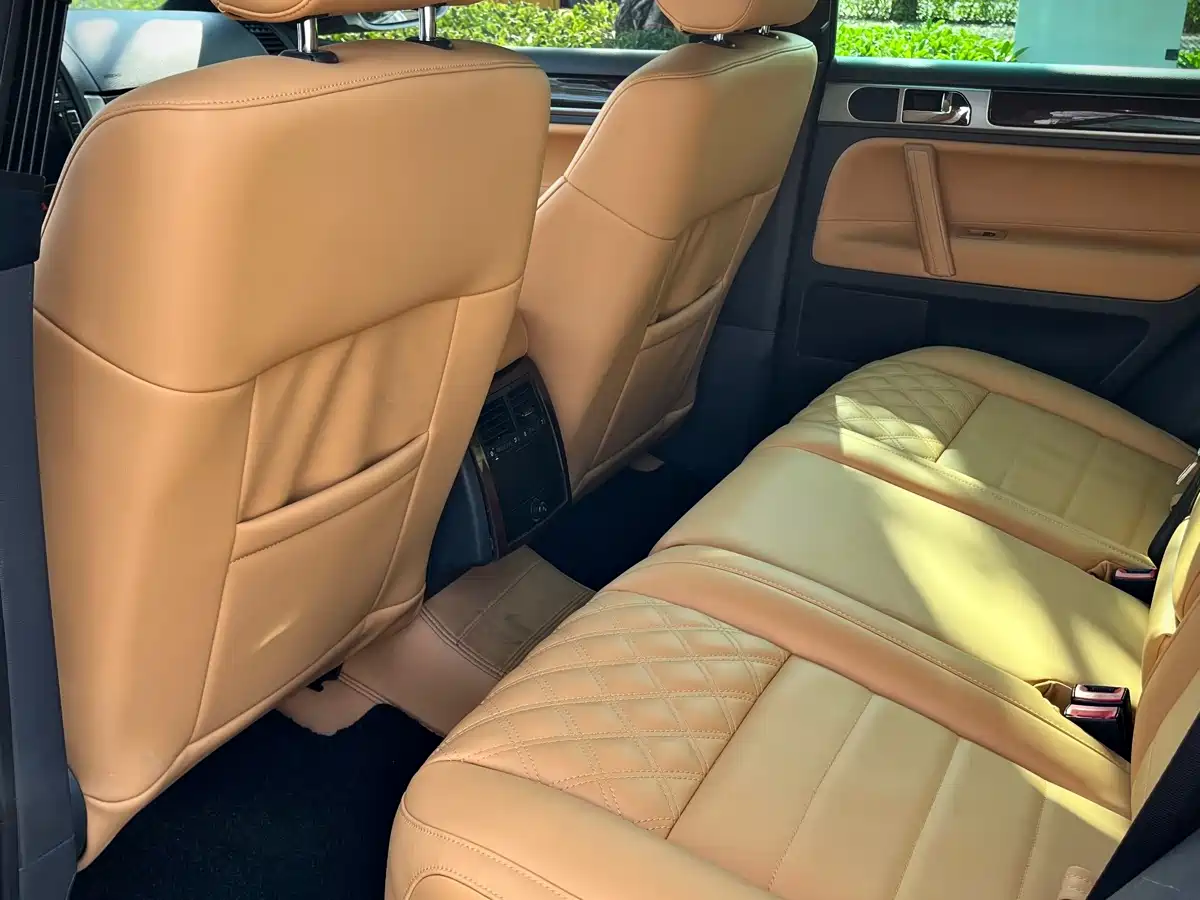 Volkswagen Touareg 2010 3.6 Limited Luxury Edition фото 5
