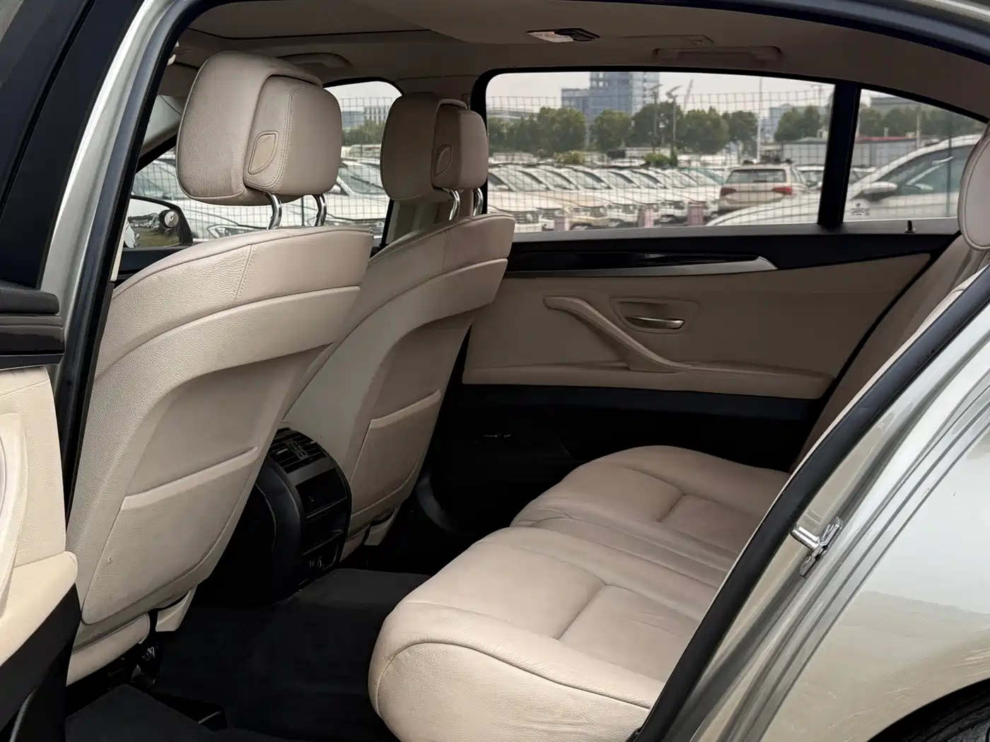 صورة 7 - BMW 5 Series