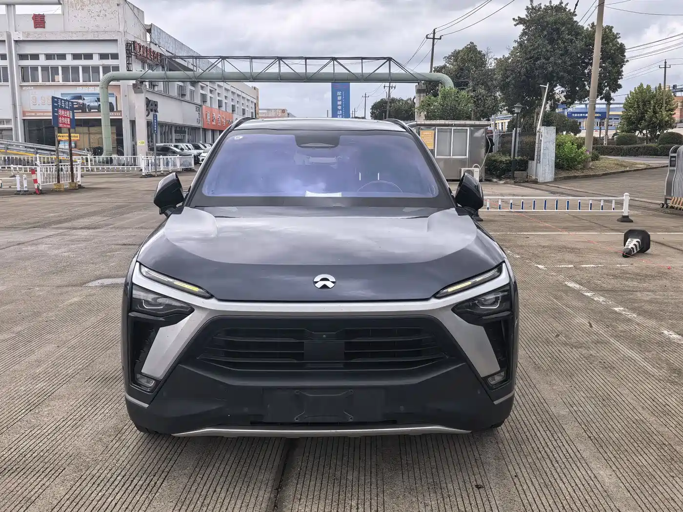 Фото 2 - NIO ES8
