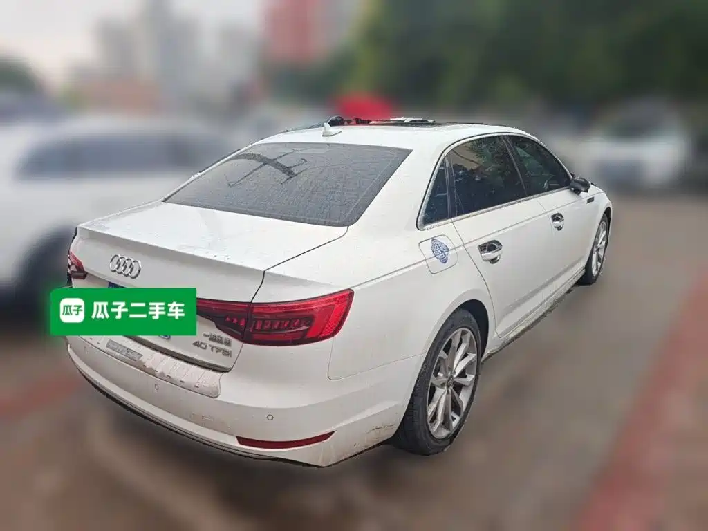 Photo 4 - Audi A4L