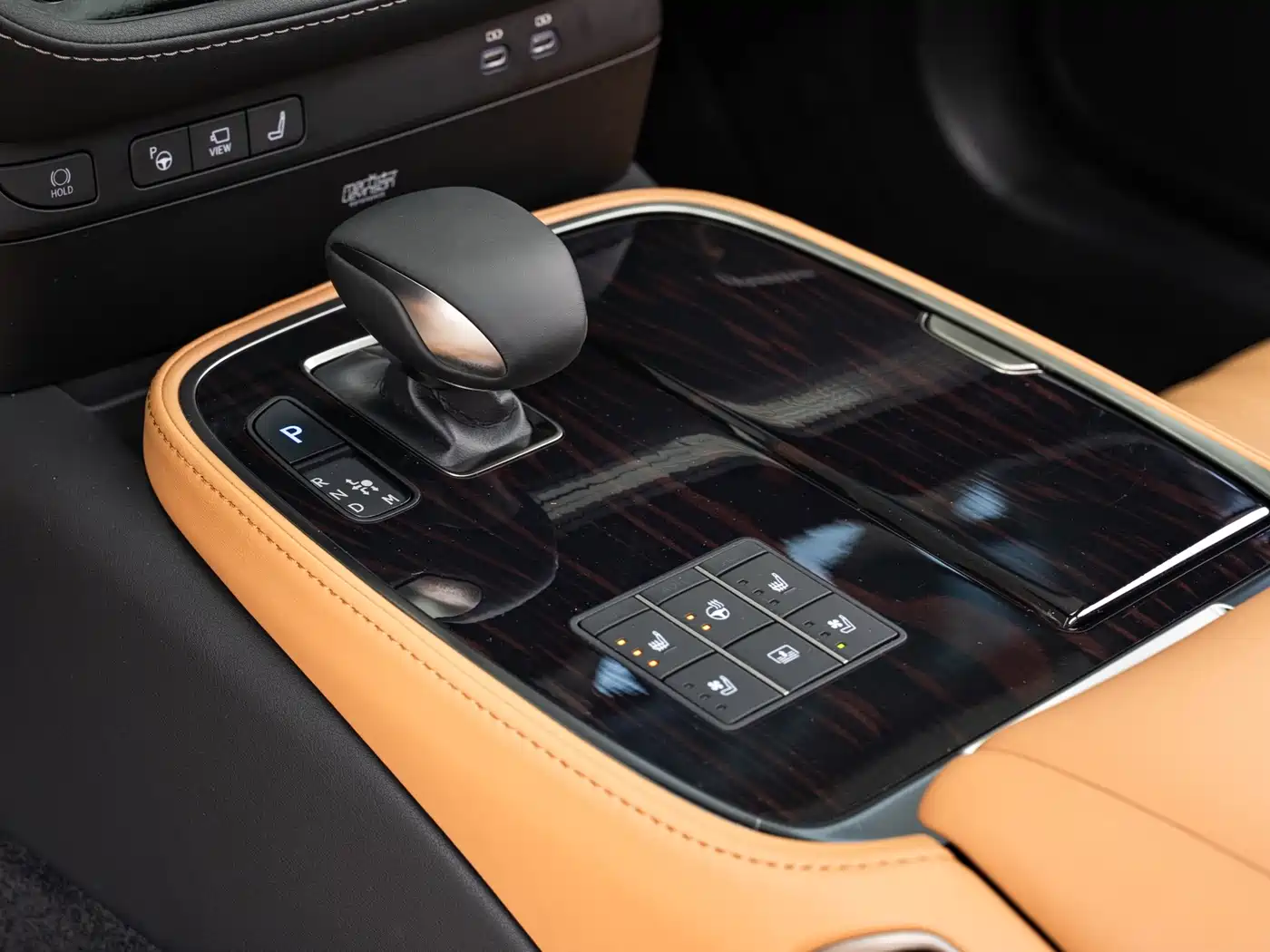 Lexus LS 2025 2024 Model 500h Luxury Edition