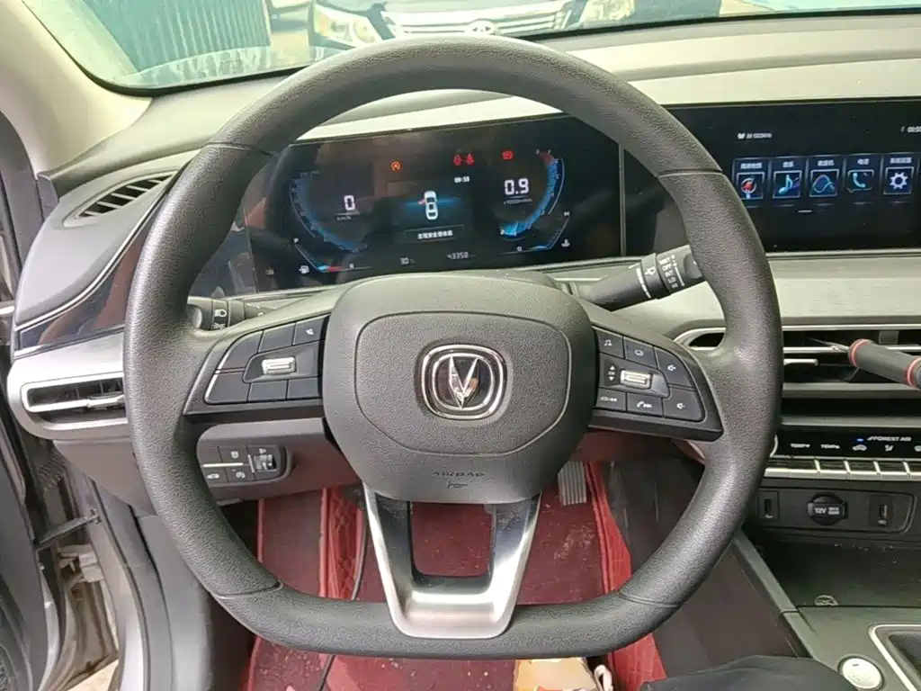 Фото 11 - Changan Eado
