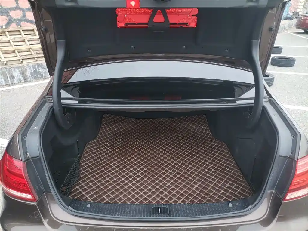 Mercedes-Benz E-Class 2014 Facelift E 260 L Sport фото 9