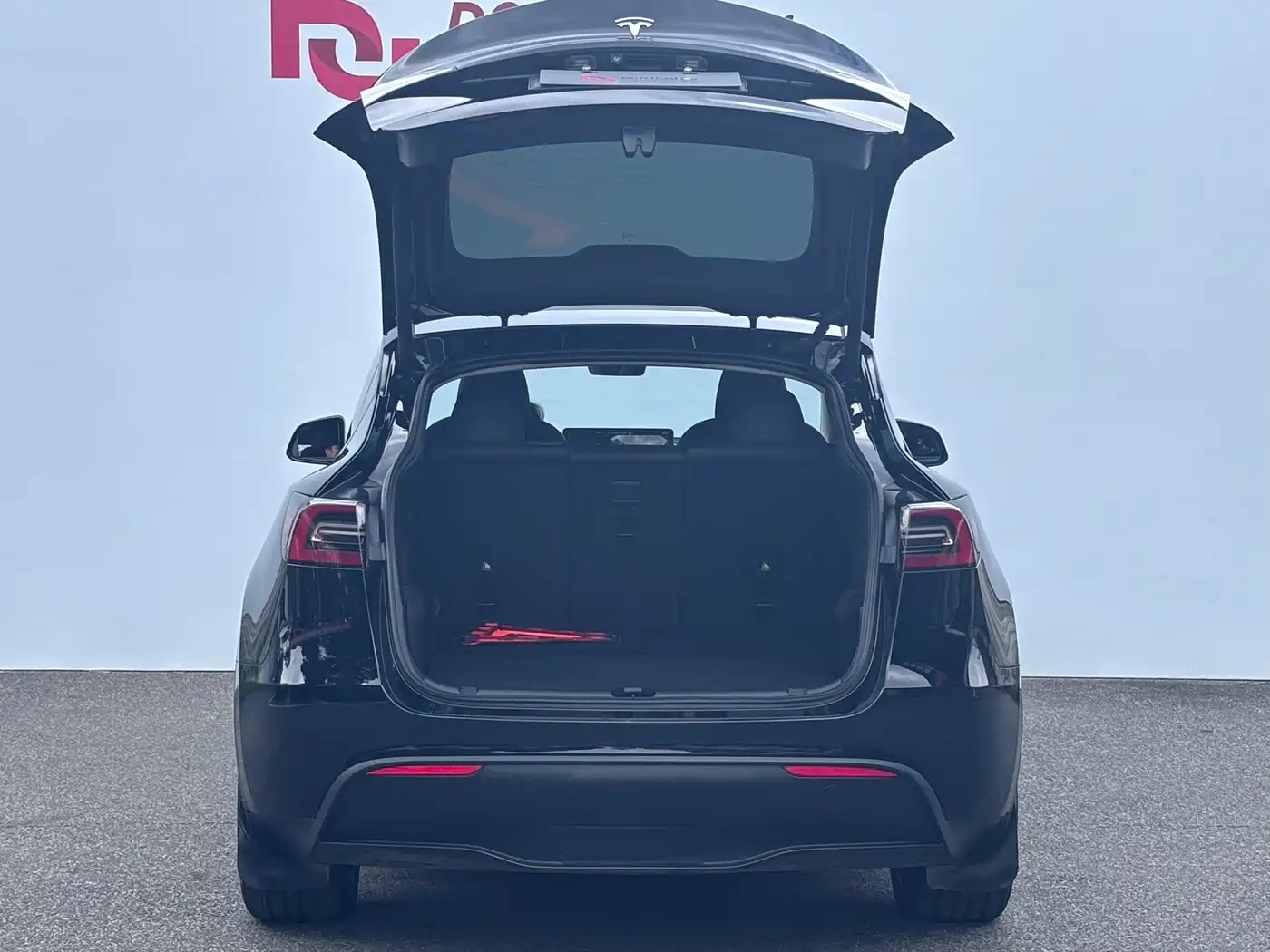 Фото 8 - Tesla Model Y