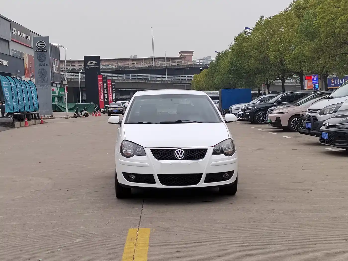 Volkswagen Polo 2009 Jingqing 1.6L Automatic Trend Edition фото 2