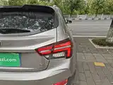 Фото 8 - Geely Vision S1
