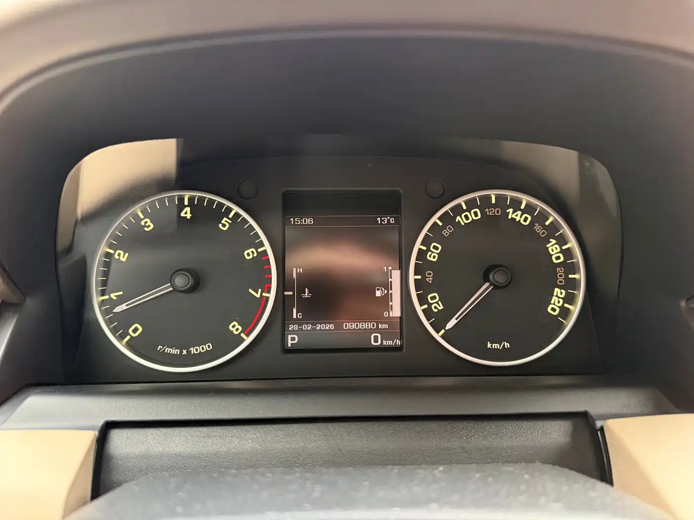 Land Rover Discovery 2016 3.0 SC V6 HSE фото 17