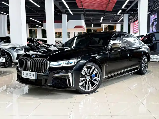 BMW 7 Рестайлинг, M760Li xDrive V12, Спорт-пакет