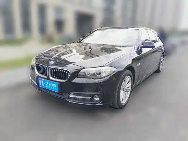 BMW 5 Series 2017 520Li Classic Edition — фото 1