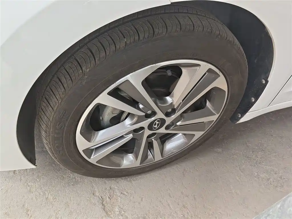 Hyundai Elantra 2016 Model 1.6L Automatic Smart Elite фото 22