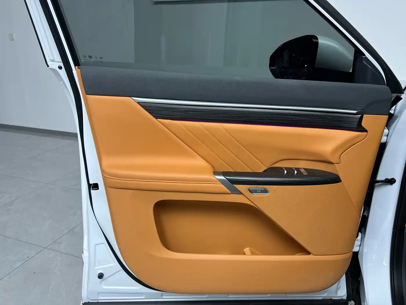 Dongfeng Yipai eπ008 2025 2025 210Ultra Range Extender 5-Seater