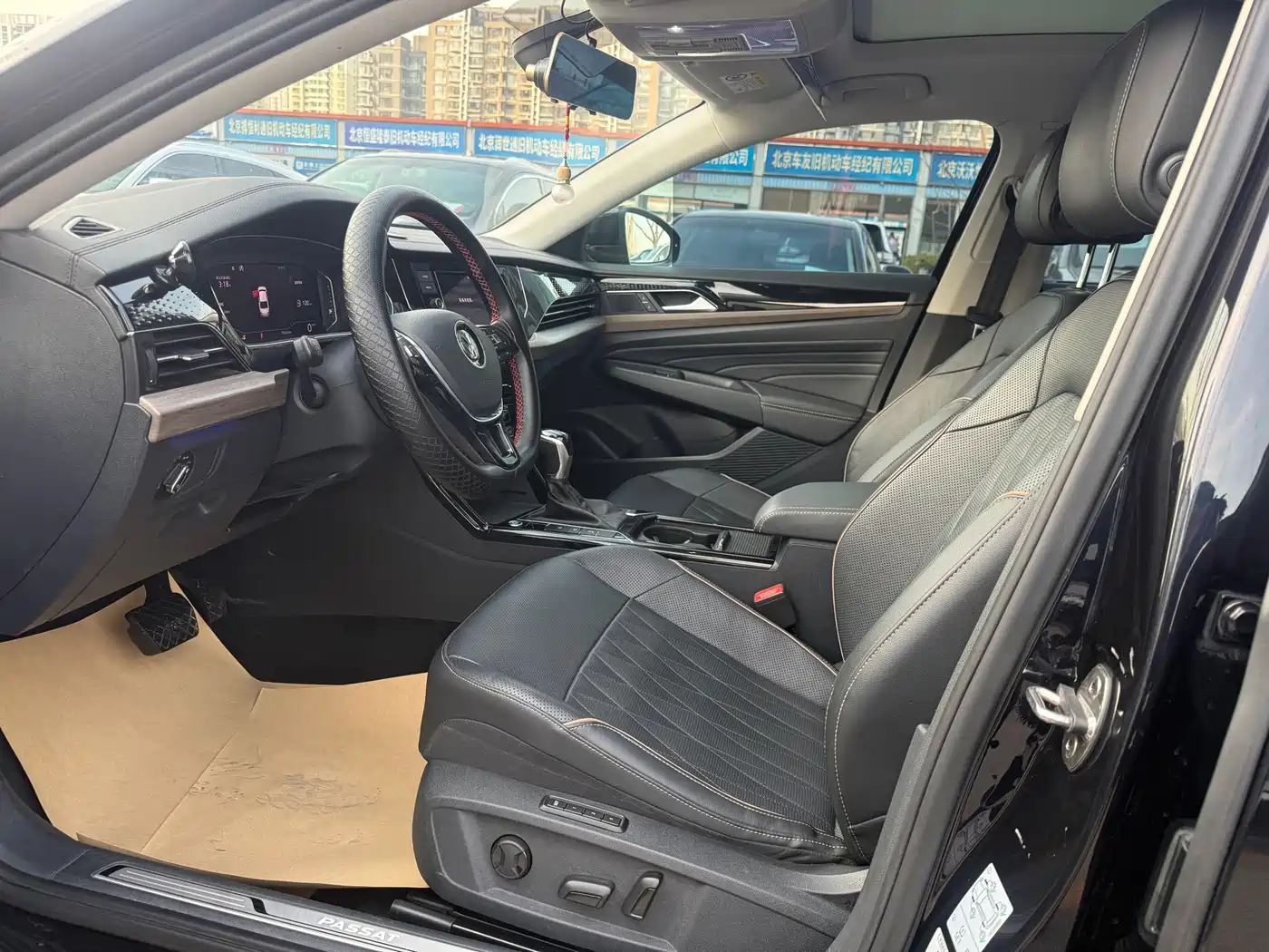 Volkswagen Passat 2019 330TSI Luxury Edition China VI фото 4