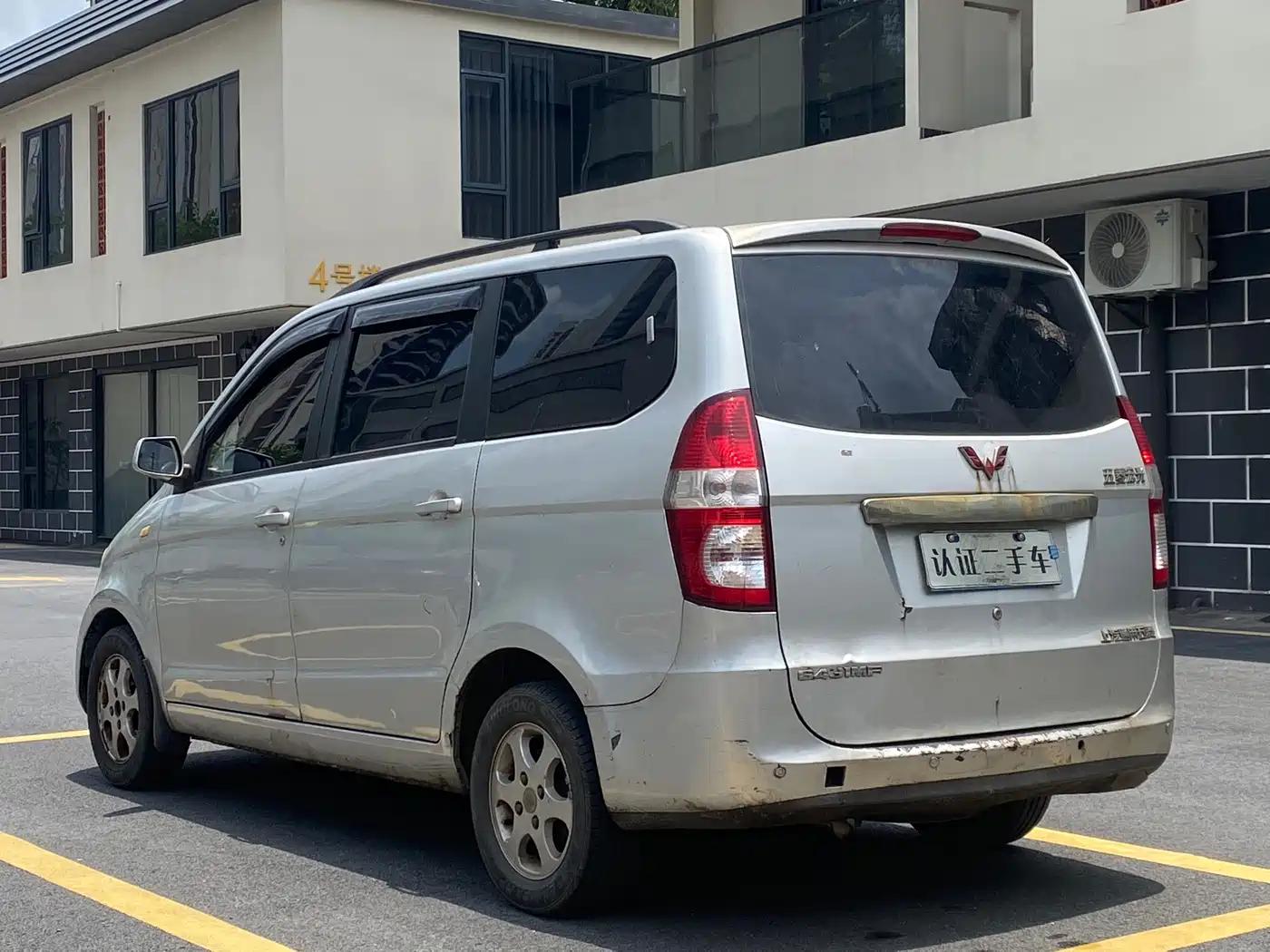 Wuling Motors Wuling Hongguang 2012 2010 1.4L Standard