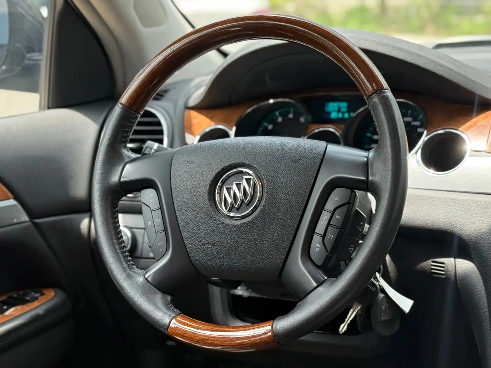 Фото 29 - Buick Enclave