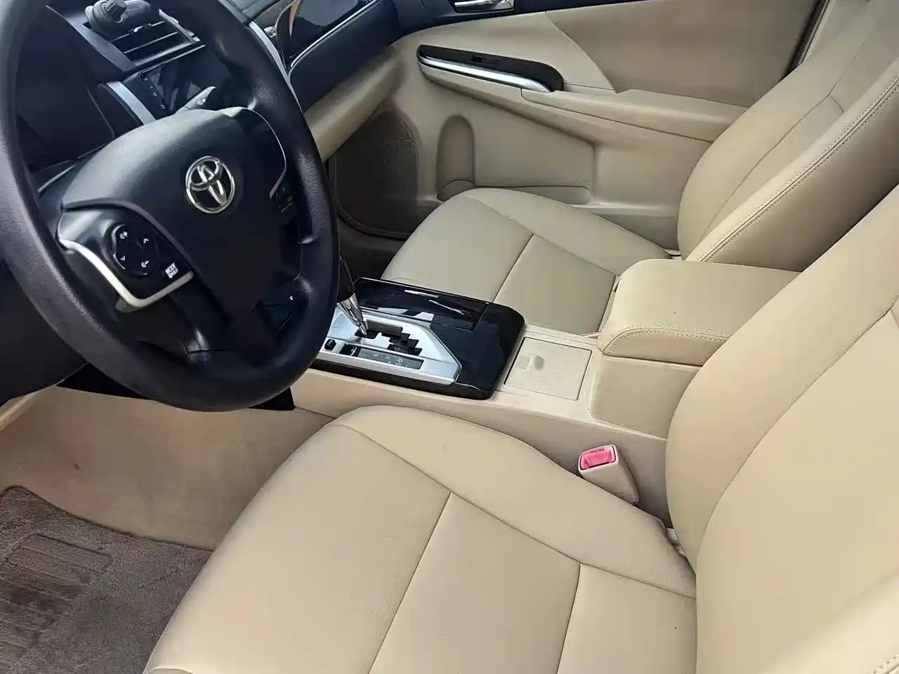 Toyota Camry 2016 2.0E 10th Anniversary Elite Edition фото 5