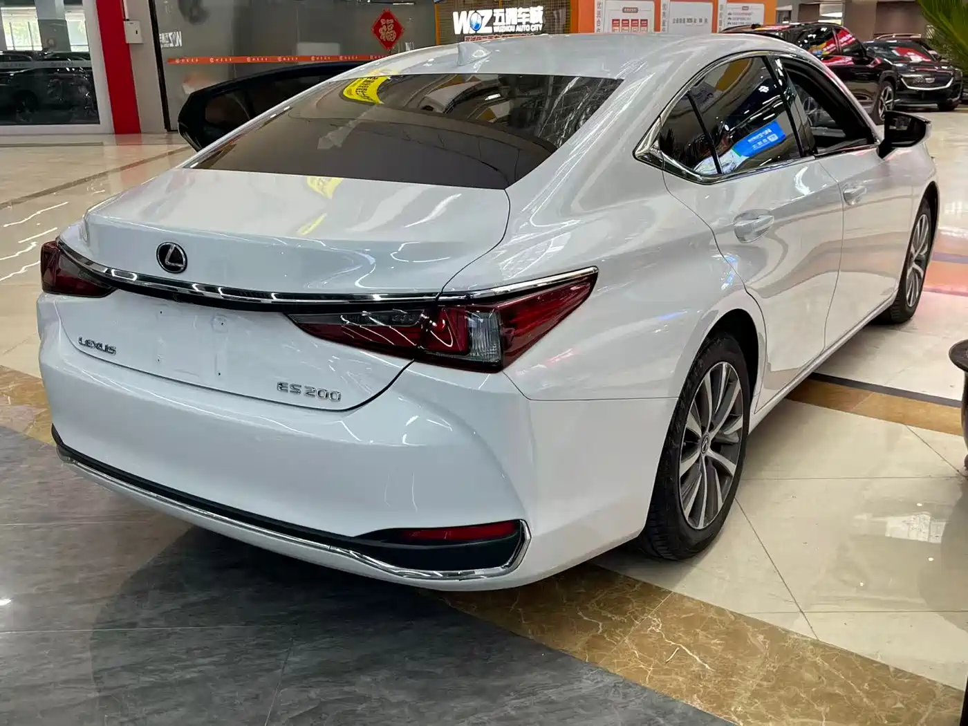Lexus ES 2021 200 Excellence Edition фото 5