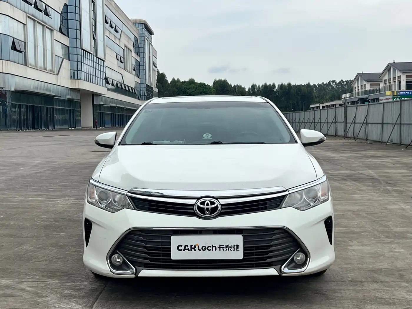 Toyota Camry 2015 2.0G Leading Edition фото 2