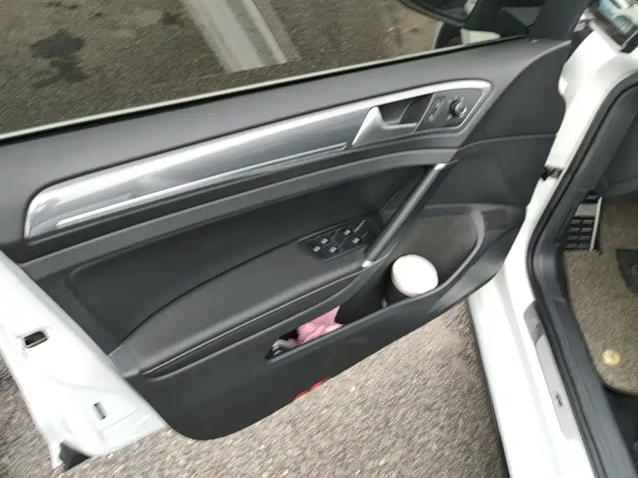 Фото 7 - Volkswagen Golf