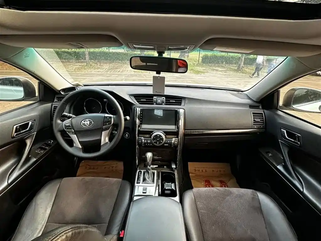Toyota Reiz 2013 2.5V Premium Edition фото 3