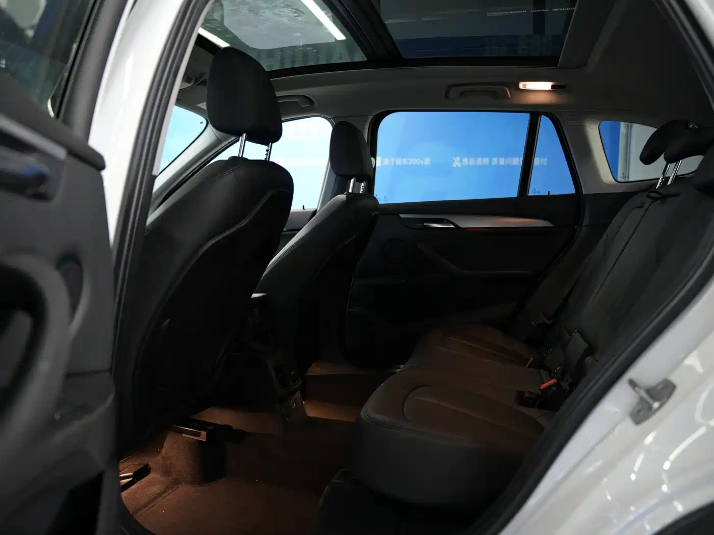BMW X1 2016 sDrive18Li Premium Model фото 5