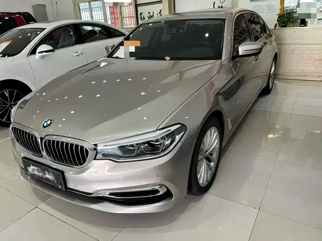 BMW 5 SERIES