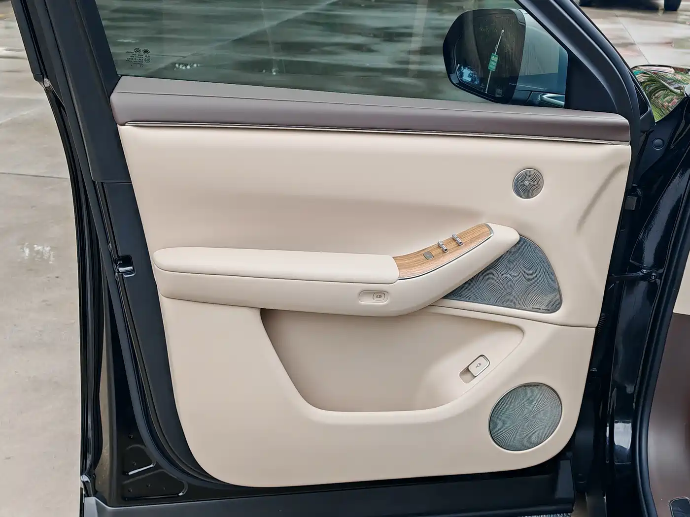 AITO Wenjie AITO M7 2026 Extended Range Max AWD 5-seater фото 8
